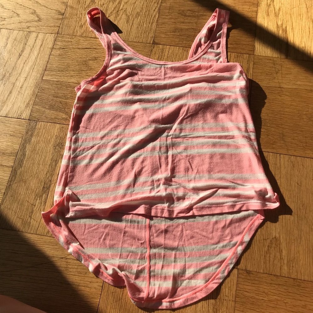 Lululemon pink and white yoga top